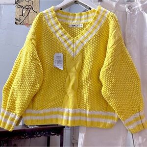 Fashionable V-neck Sweater